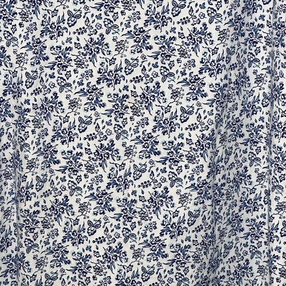 Forever Young by Sue Dang Button Back Floral Blue and White‎ Print Long Sleeve - Picture 3 of 6